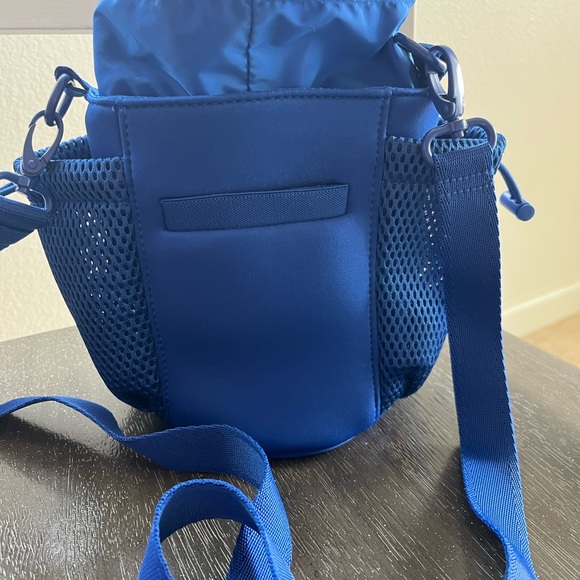 Dagne Dover Sloan water bottle crossbody - Picture 2 of 5